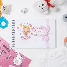 Moje první holčičí fotokniha